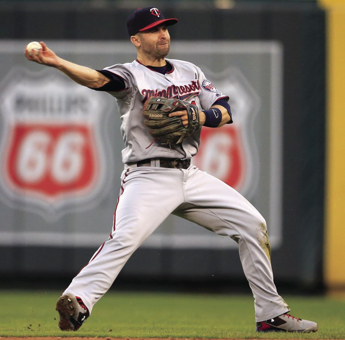 Brian Dozier happy to stay on second with Twins Local Sports News