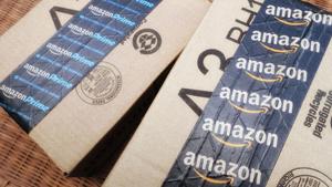 Amazon is selling a $160 portable charger for just $30, and shoppers love that 'it can fit in your pocket'