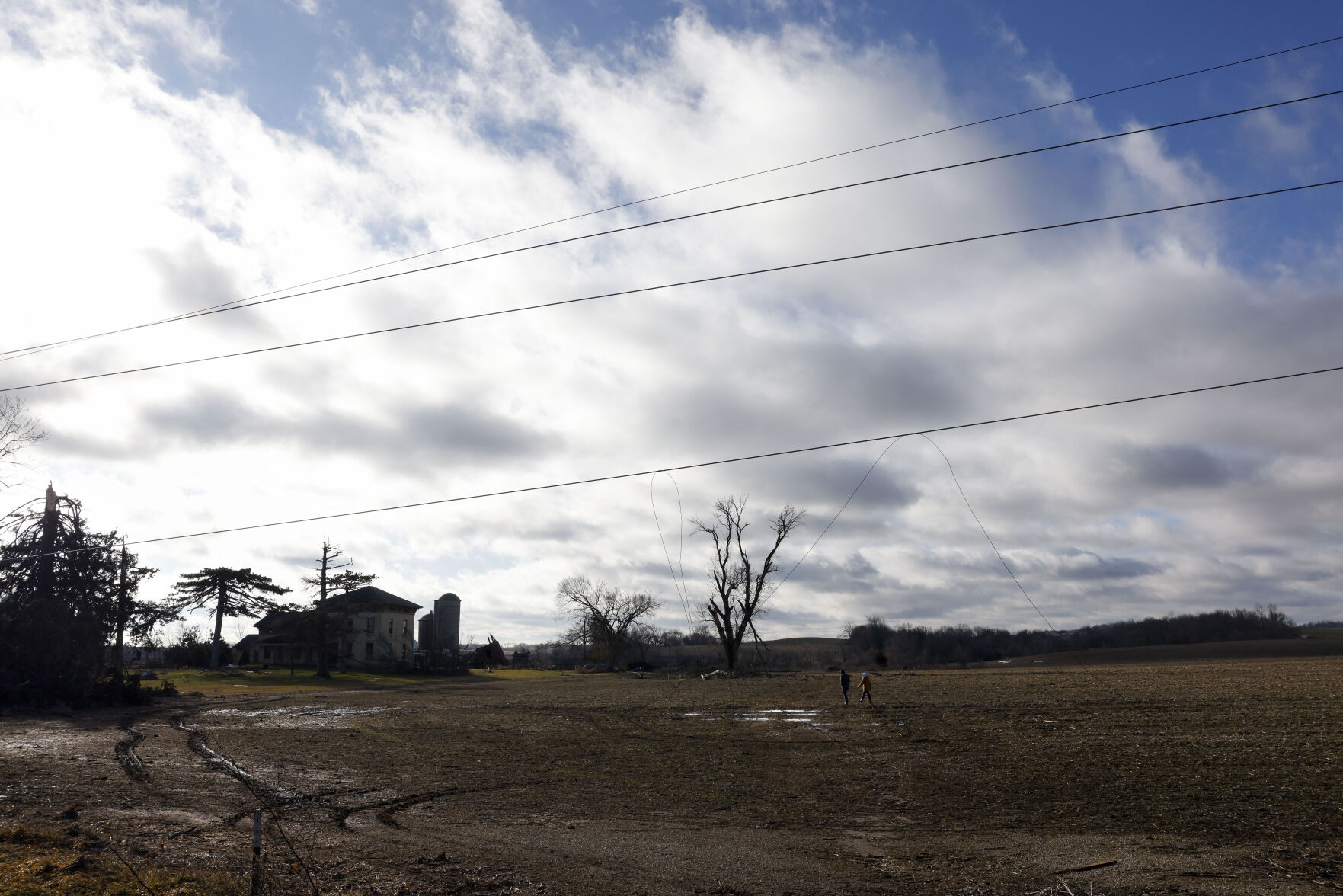 Tornado path of destruction seen in photos of Edgerton area | News ...