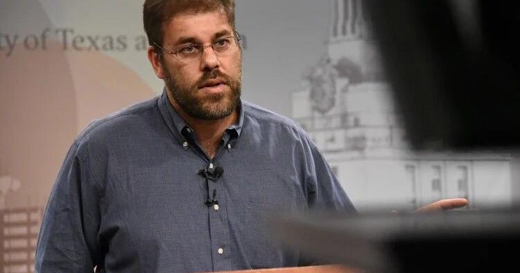 U.S. 'not living its best days,' says former UW history prof