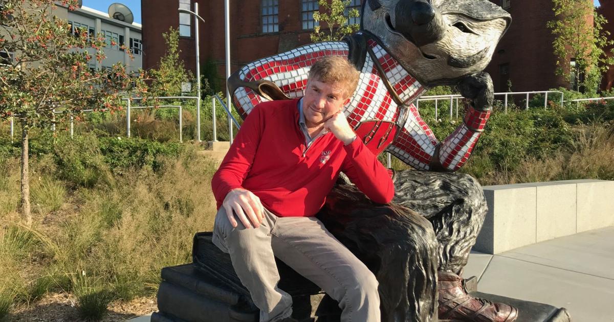 Conan/Colbert writer Brian Stack comes back to UW | Television ...