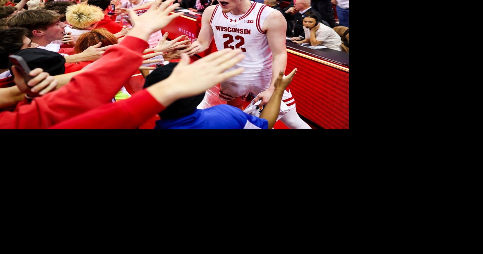 Badgers connect with the net, fans, each other in Top 10 wins