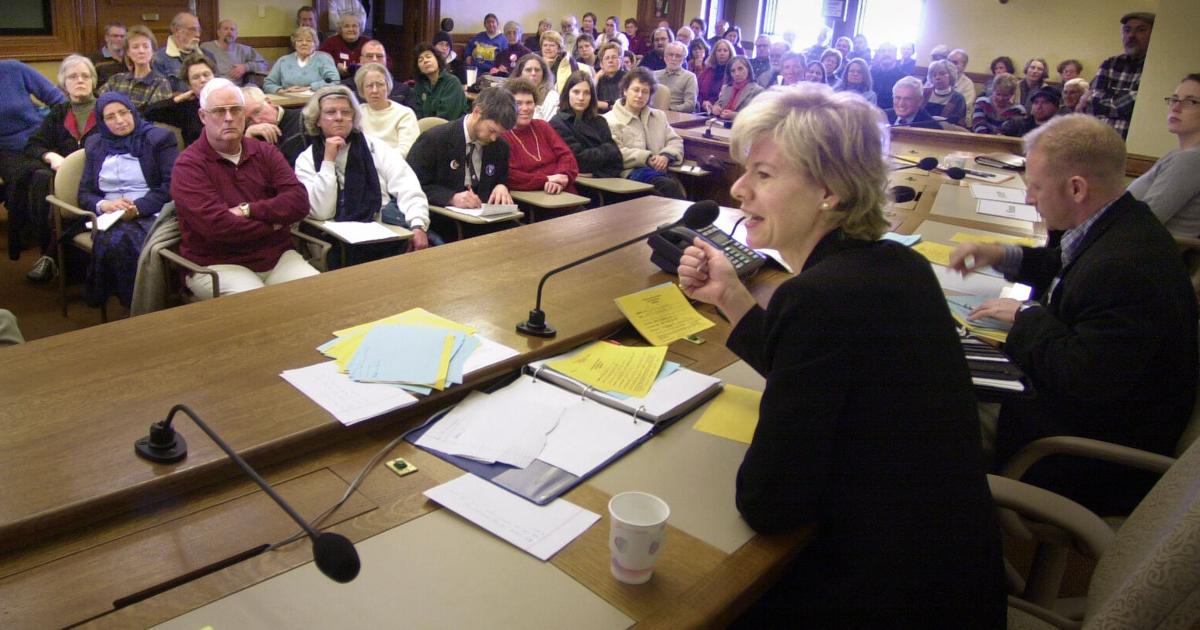 La guerra de Irán recuerda al Senador Tammy Baldwin de otro conflicto al que se opuso