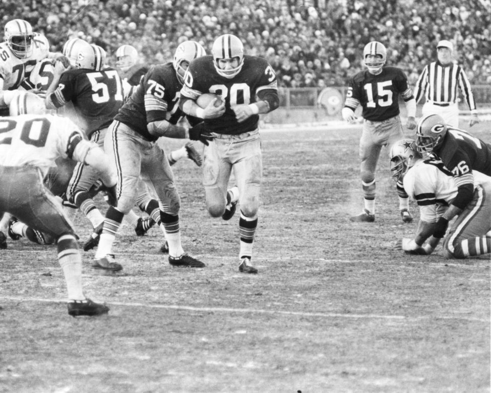 Former Cowboys DE Willie Townes, who forced Bart Starr fumble in Ice Bowl,  dies a day after 74th birthday