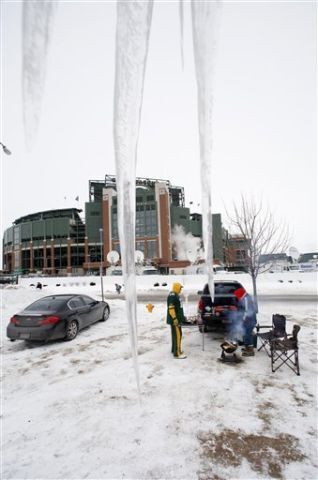 San Francisco 49ers beat Green Bay Packers at frozen Lambeau Field