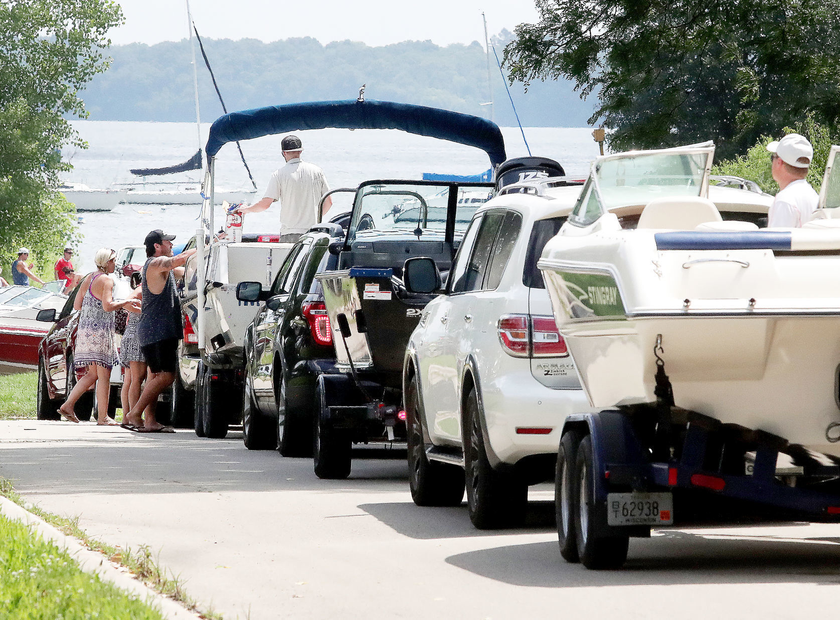 Wake boat controversy pushes southern Wisconsin lakes to take action