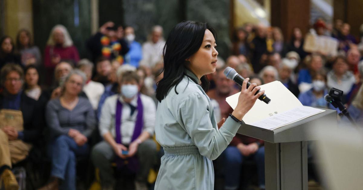 Fox frets about Hong's popular ideas