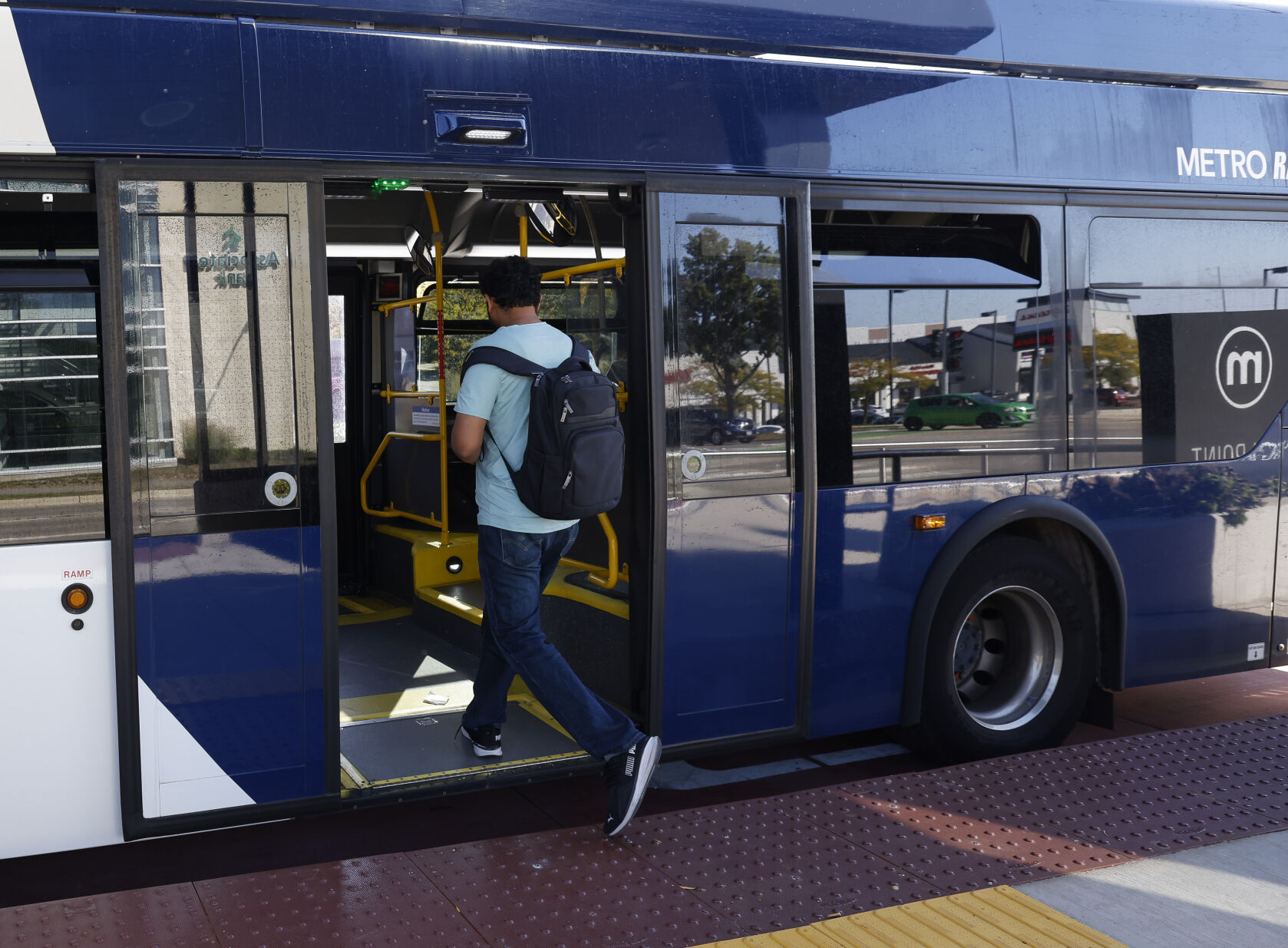 Madison's electric buses are passing a brutal cold-weather test ...