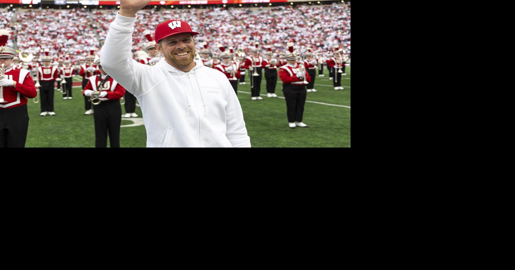Joe Pavelski is back with Badgers hockey as his golf game skyrockets