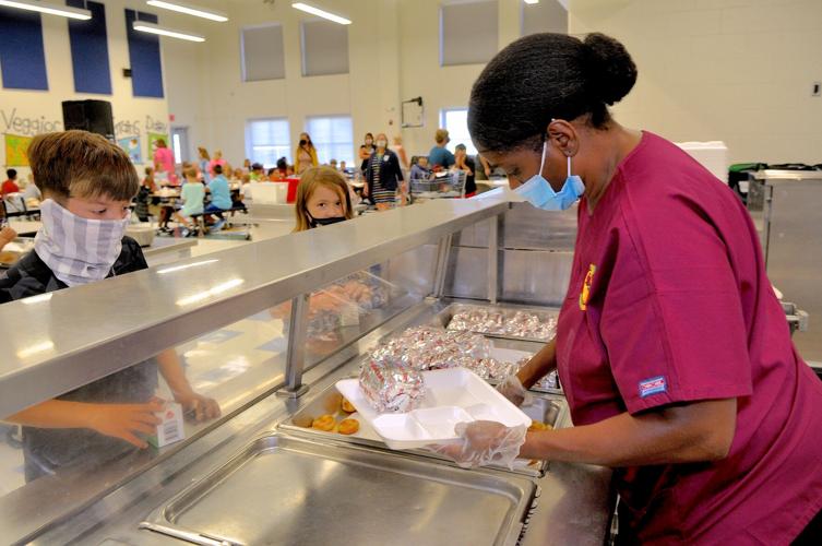 Carteret County Schools searches for cafeterias workers amid shortage
