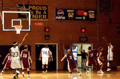 Dixon Sweeps James Kenan Sports Carolinacoastonline Com