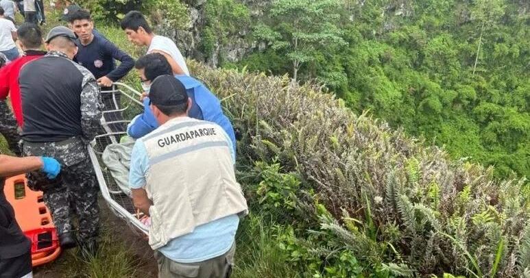 Boy, 8, falls into 338-foot volcanic crater - Vimarsana News