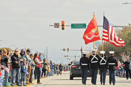 Annual Veterans Day Parade Draws Crowd News Carolinacoastonline Com