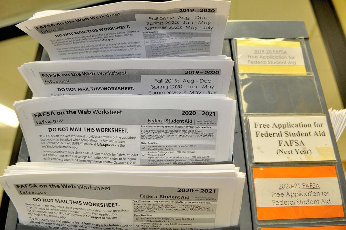 Officials Urge Graduates To Complete Student Aid Application News Carolinacoastonline Com