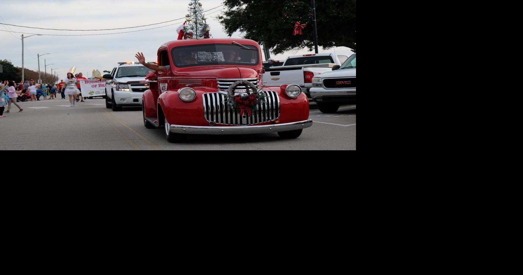 GALLERY Beaufort’s annual Christmas parade returns to Front Street to