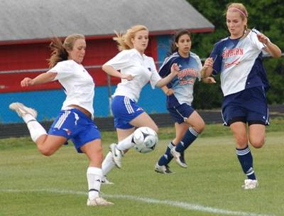 West Opens Soccer Playoffs With 5 0 Win Over Southern Lee Sports