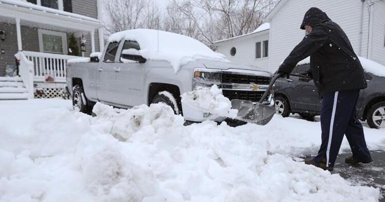 April nor'easter with heavy, wet snow bears down on Northeast, leaving 670,000 without power - Vimarsana News