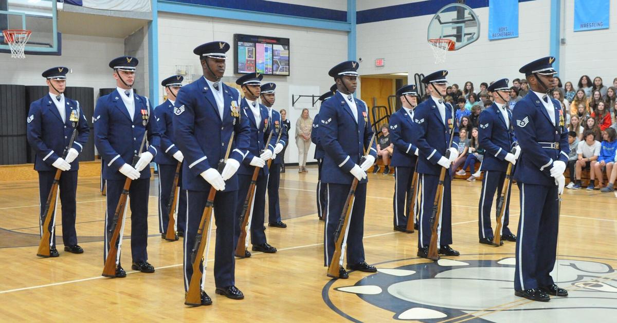 President Guard U.S. Air Force Presidential Honor Guard Drill Team performs for county ...