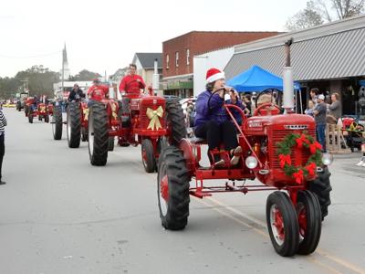 Newport Tn Christmas Parade 2022 Newport Christmas Parade Set To Return Dec. 5 After 3-Year Hiatus | News |  Carolinacoastonline.com