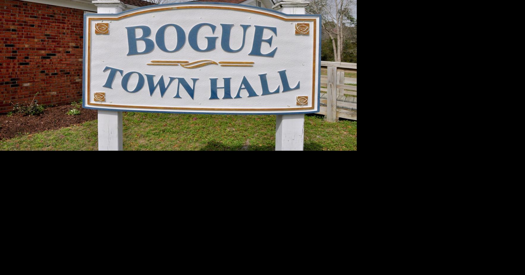 Bogue gets into Christmas spirit early