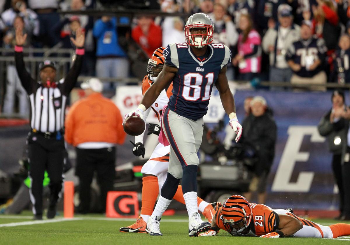 New England Patriots tight end Tim Wright scored on a 17-yard touchdown reception from quarterback Tom Brady on Sunday evening.