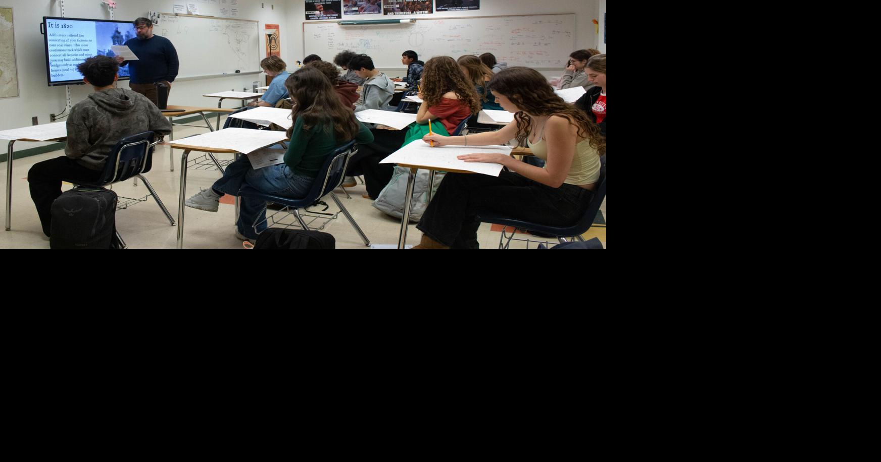 CHS Opens More Pathways to Seal of Biliteracy for Multilingual Students