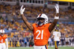 Virginia Cavaliers Edge Syracuse Orange 28-24 in Football Thriller