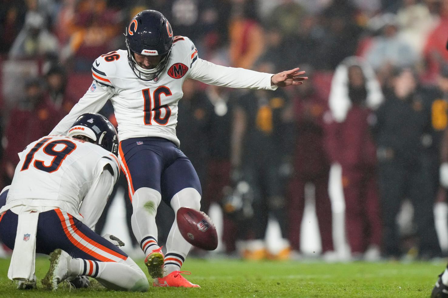 Bears edge Commanders 25 24 on Moody #39 s last second field goal Sports