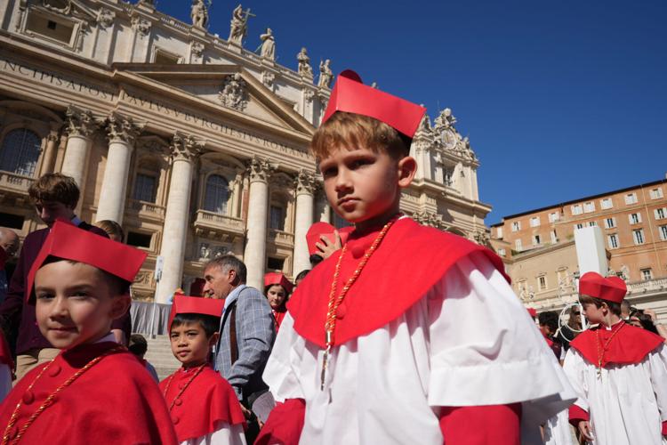 Pope meets with Chicago union leaders urges migrant welcome as