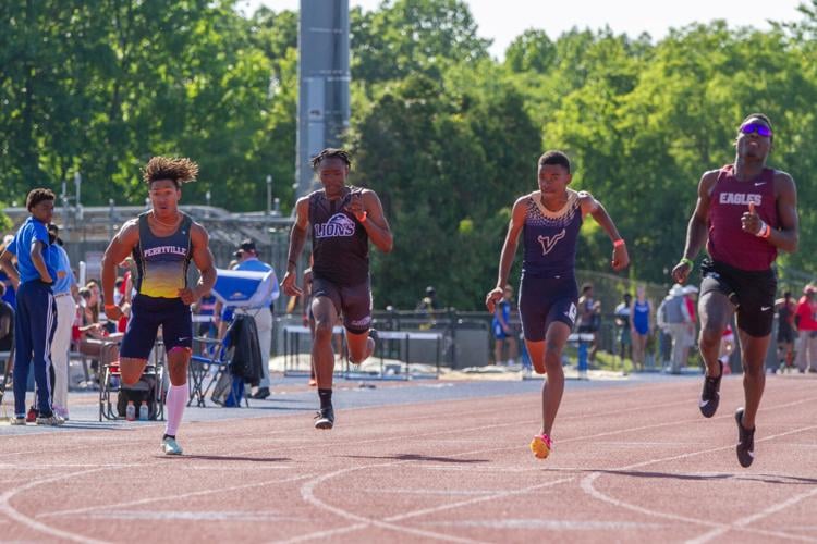 Sun's Mercer, Perryville's Phillips take home throwing victories at