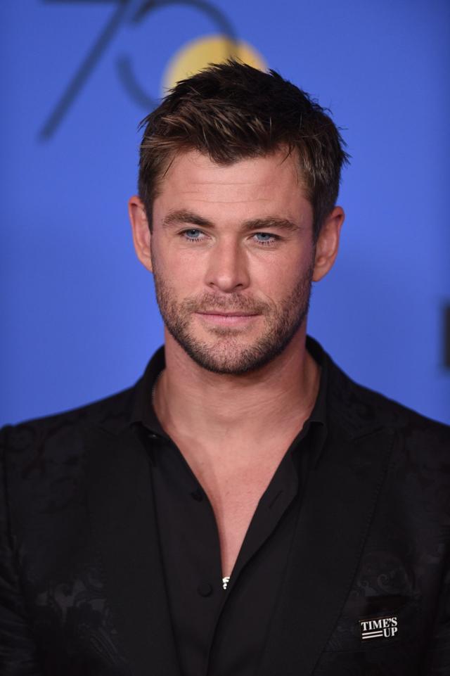 Chris Hemsworth discusses playing a real-life hero in '12 Strong ...