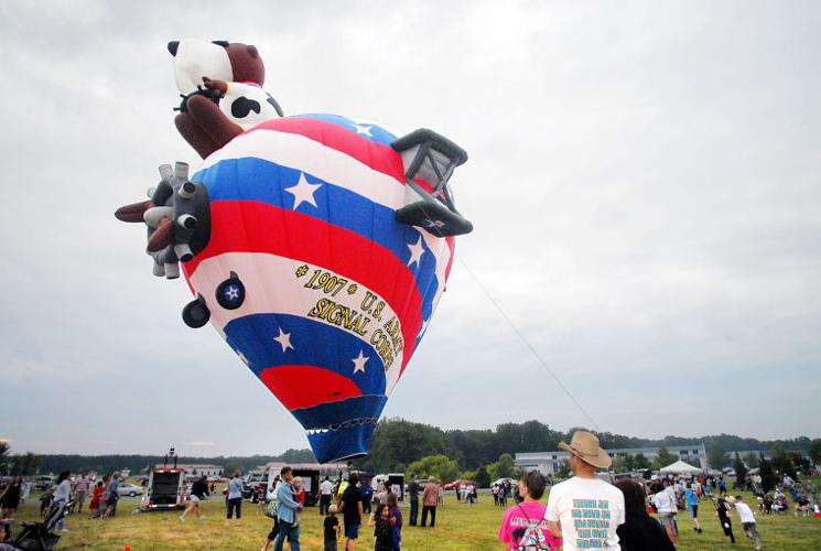 Chesapeake Balloon Fest glows despite the weather Regional