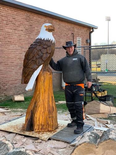 Chainsaw Artist Carves Wooden Eagle For, Wooden Carved Bear Statues Taiwan