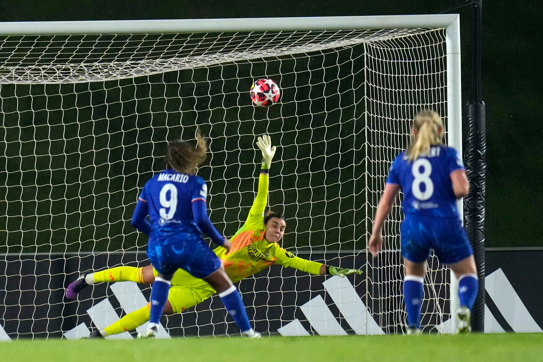 Chelsea Rallies To Beat Real Madrid 2-1 And Finish Top Of Its Women's ...