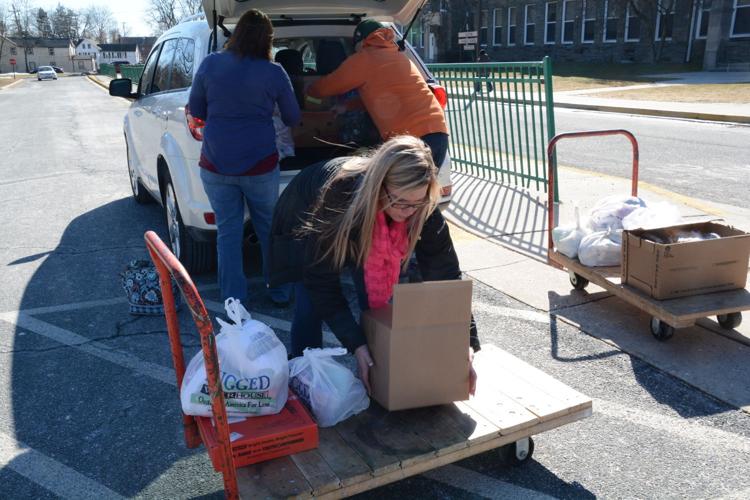 Volunteers start resource pantry at Elkton Middle Local News