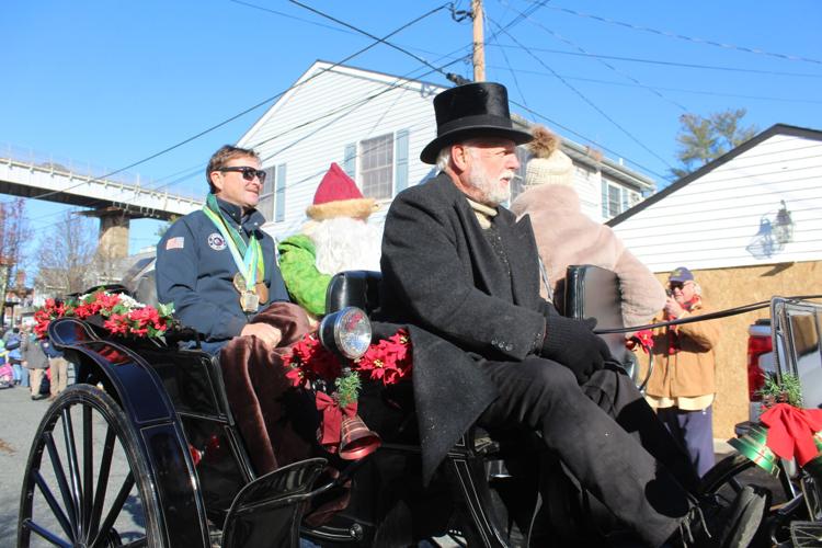 Poplar Hall Christmas Parade of Horses trots through Chesapeake City