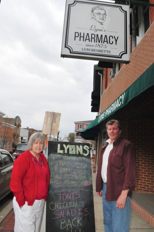 Community supports Lyons Pharmacy at 'Restaurant Impossible' viewing