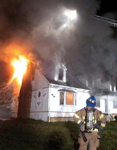 Fire tears through home (10 photos and video) | News | cecildaily.com