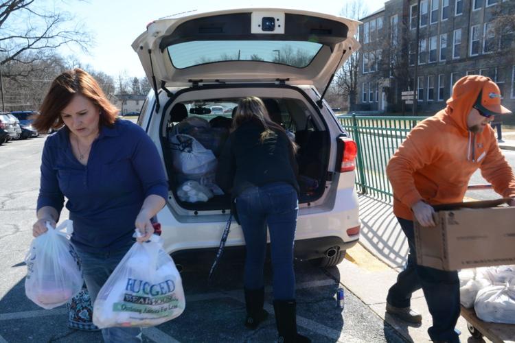 Volunteers start resource pantry at Elkton Middle Local News