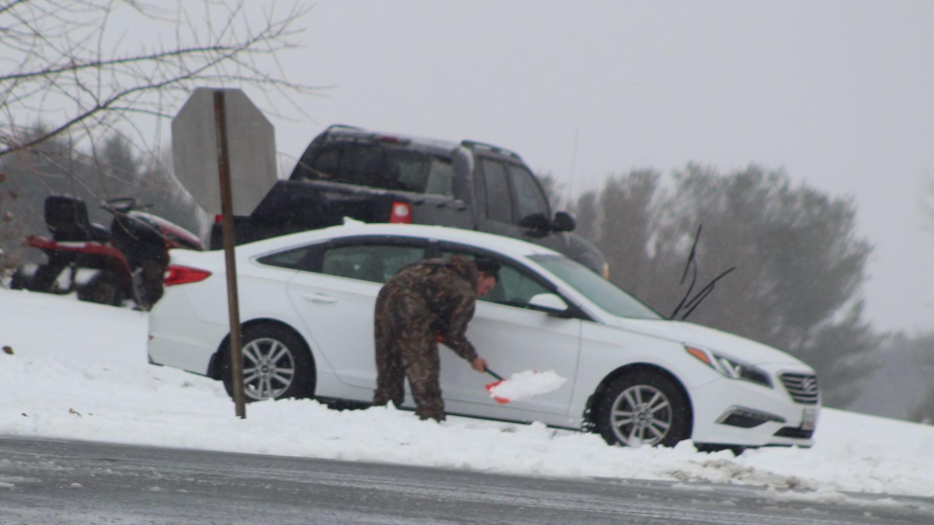 Snow to taper off Tuesday. Warming by the weekend - Vimarsana News