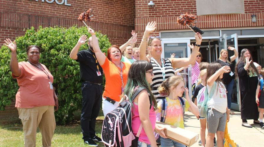 Rising Sun Elementary School closes in a sea of bubbles for summer