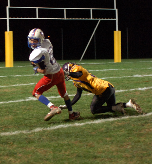 FOOTBALL: Golden Elks finish 9-1, clinch third seed in 2A ...