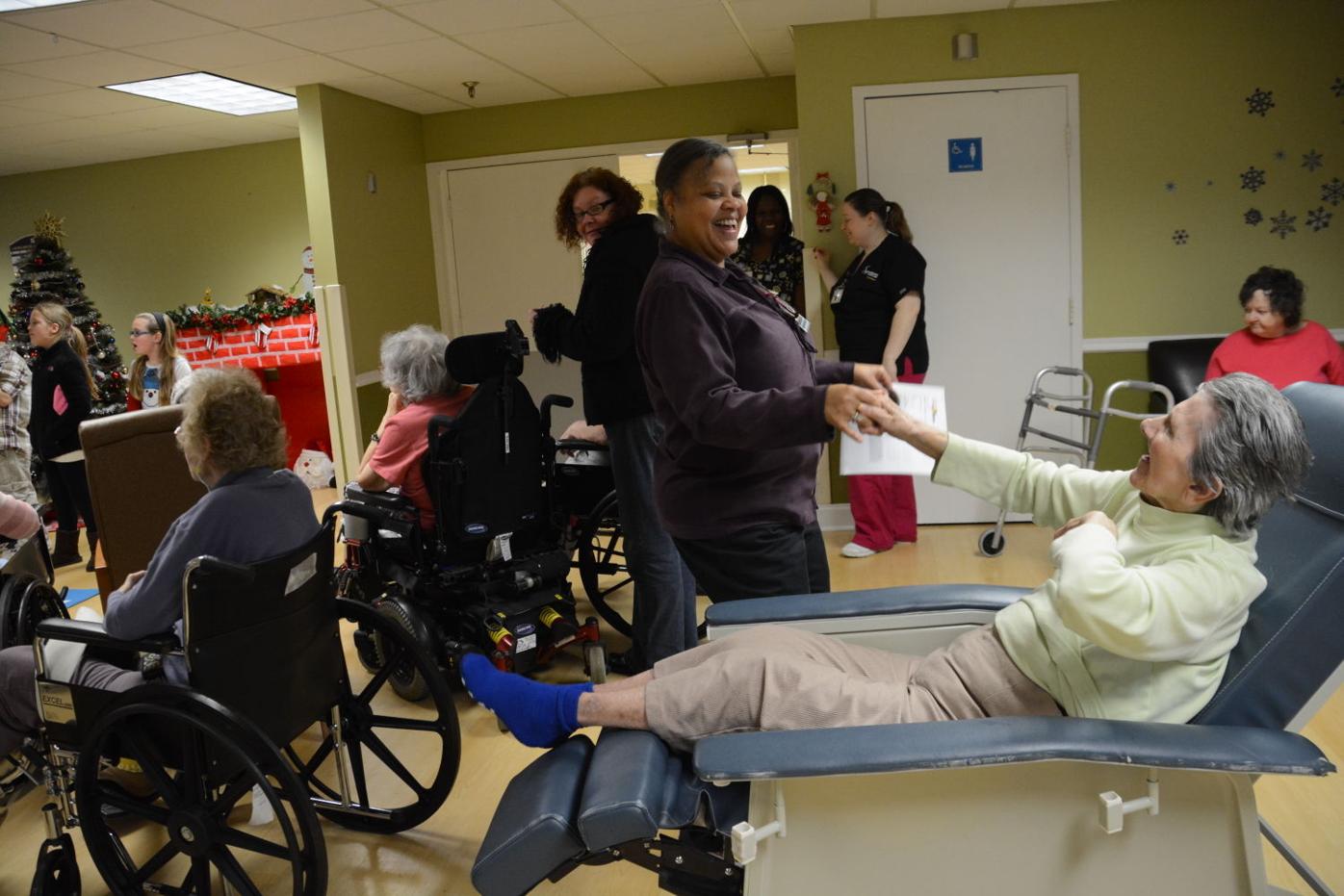Leeds Elementary students sing carols at nursing homes Local News