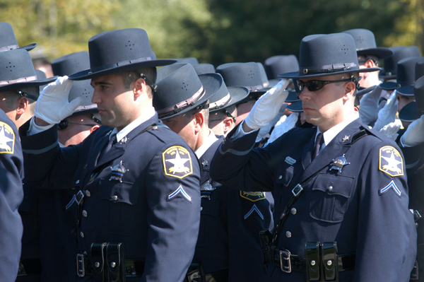 Hundreds gather to say goodbye to fallen officer from Rising Sun ...