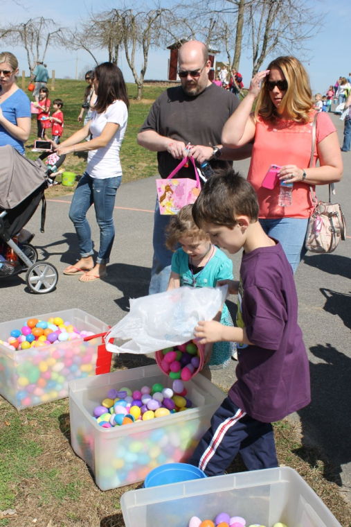 Milburn Orchards hosts Easter bunny, large scale egg hunt Local News