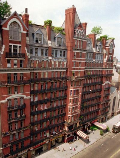 Bohemian Landmark Nyc Hotel Chelsea Up For News Cecildaily Hotel Chelsea