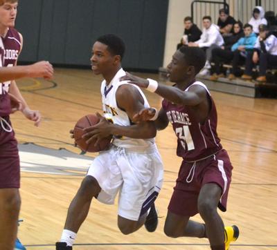 Green N Gold Tournament Late Free Throws Push Elks Past Warriors