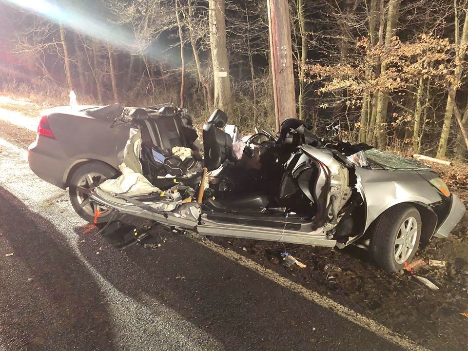 Single-vehicle crash in Warwick injures, traps driver | Local News