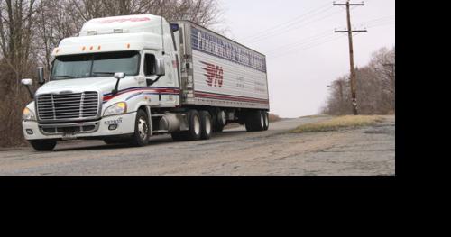 College students show off trucking skills to recruiters | Local News |  cecildaily.com