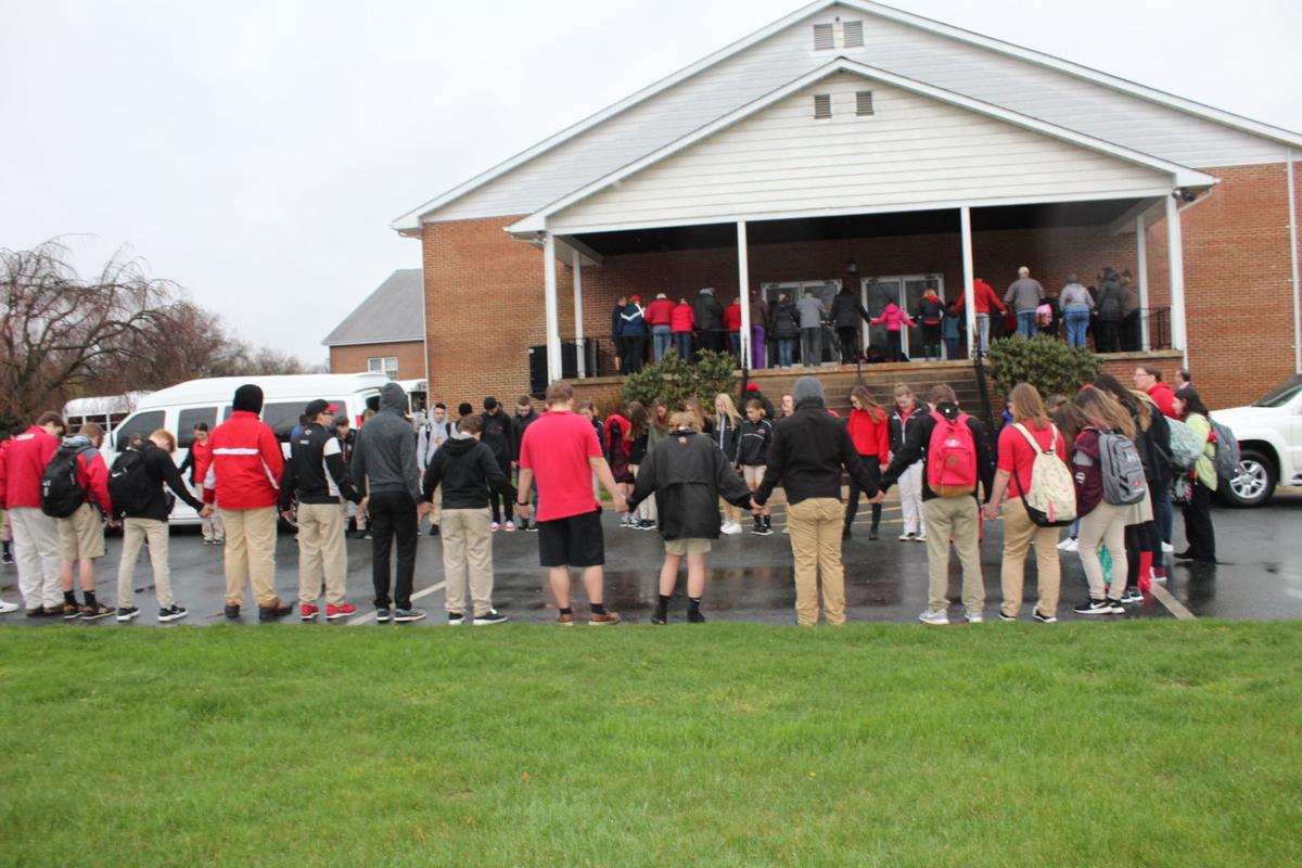 Tri State Christian Students Families Pray In Protest Schools